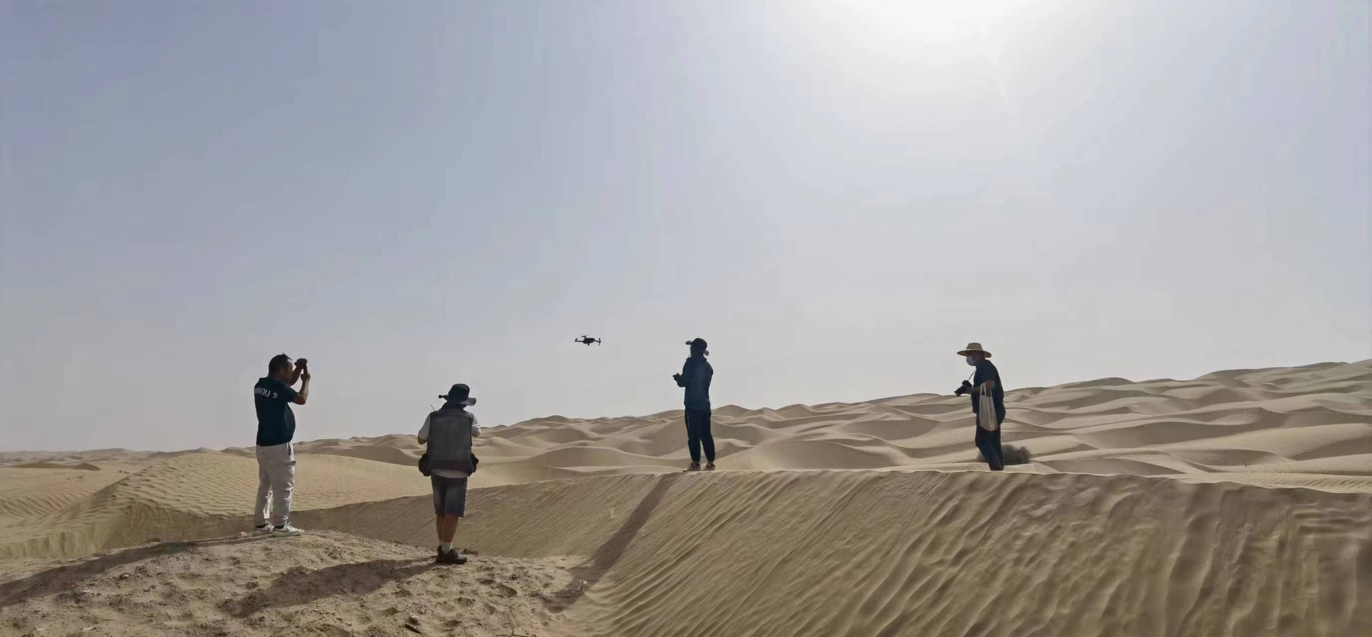 深入沙漠第二天，探寻罗布泊生态演变过程1.jpg